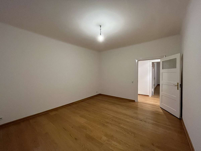 Geräumige 3 – Zimmerwohnung in Charlottenburg nahe Kurfürstendamm