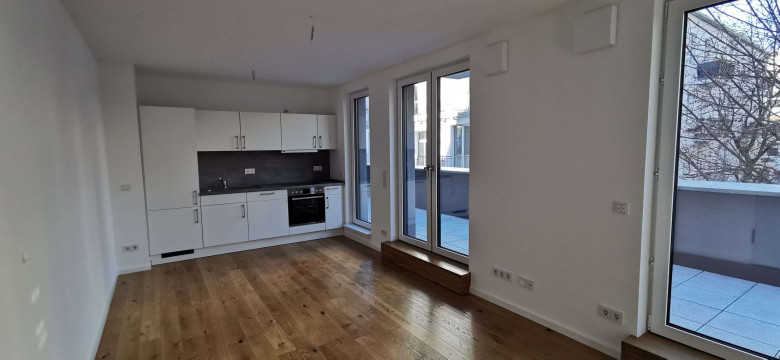 Ruhiges + helles Studio Apartment mit EBK, Geschirrspüler, Waschmaschine und Terrasse
