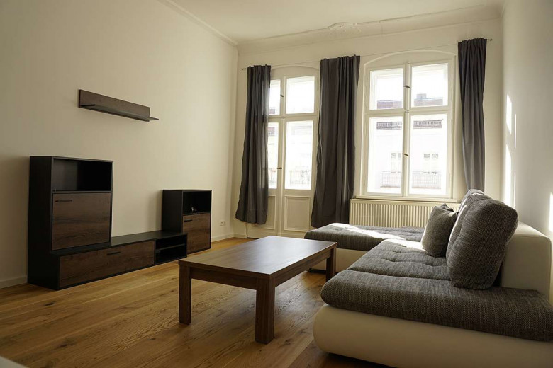Möblierte Wohnung in Friedrichshain mit Balkon