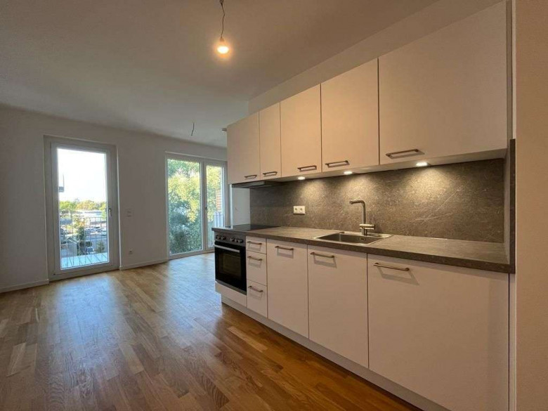 Moderne 1 Zimmer Wohnung an der Grenze zu PBerg // Modern 1 room apartment on the border with PBerg